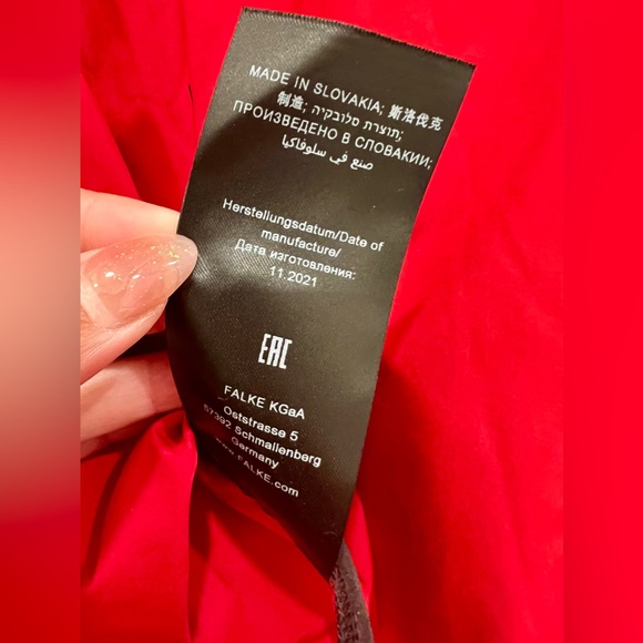 FALKE Germany Men’s Windproof Jacket - Picture 9 of 11